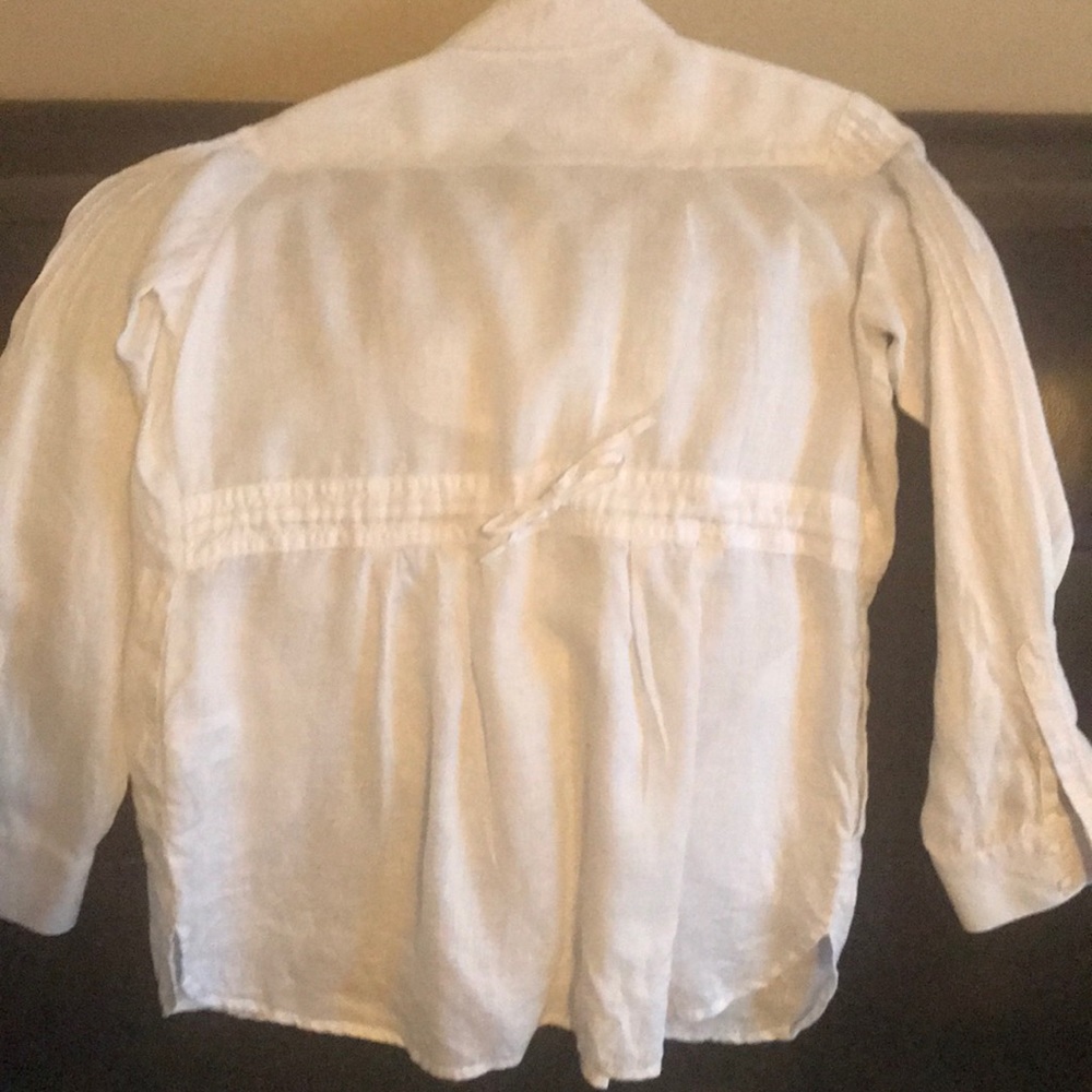 White blouse - Picture 3 of 4